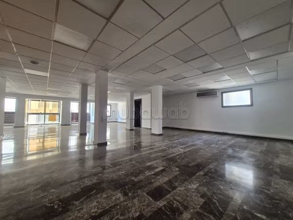 Location d’un plateau de bureau de 240 m² 
Racine