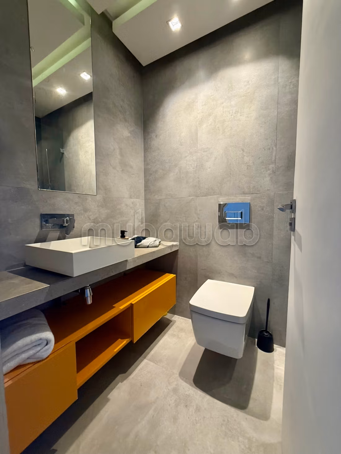 Flat for rent in Racine. Surface area 110 m². Well equipped kitchen