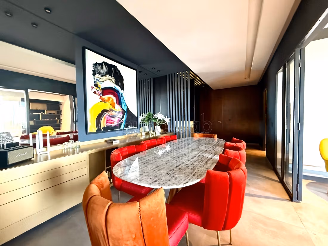 Flat for rent in Racine. Surface area 110 m². Well equipped kitchen