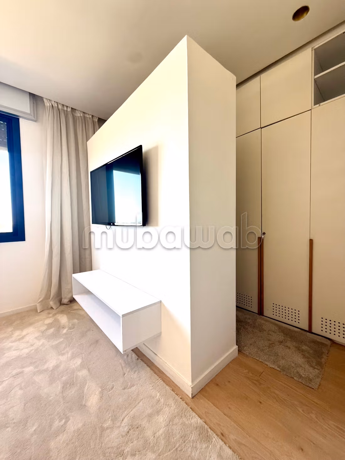 Flat for rent in Racine. Surface area 110 m². Well equipped kitchen