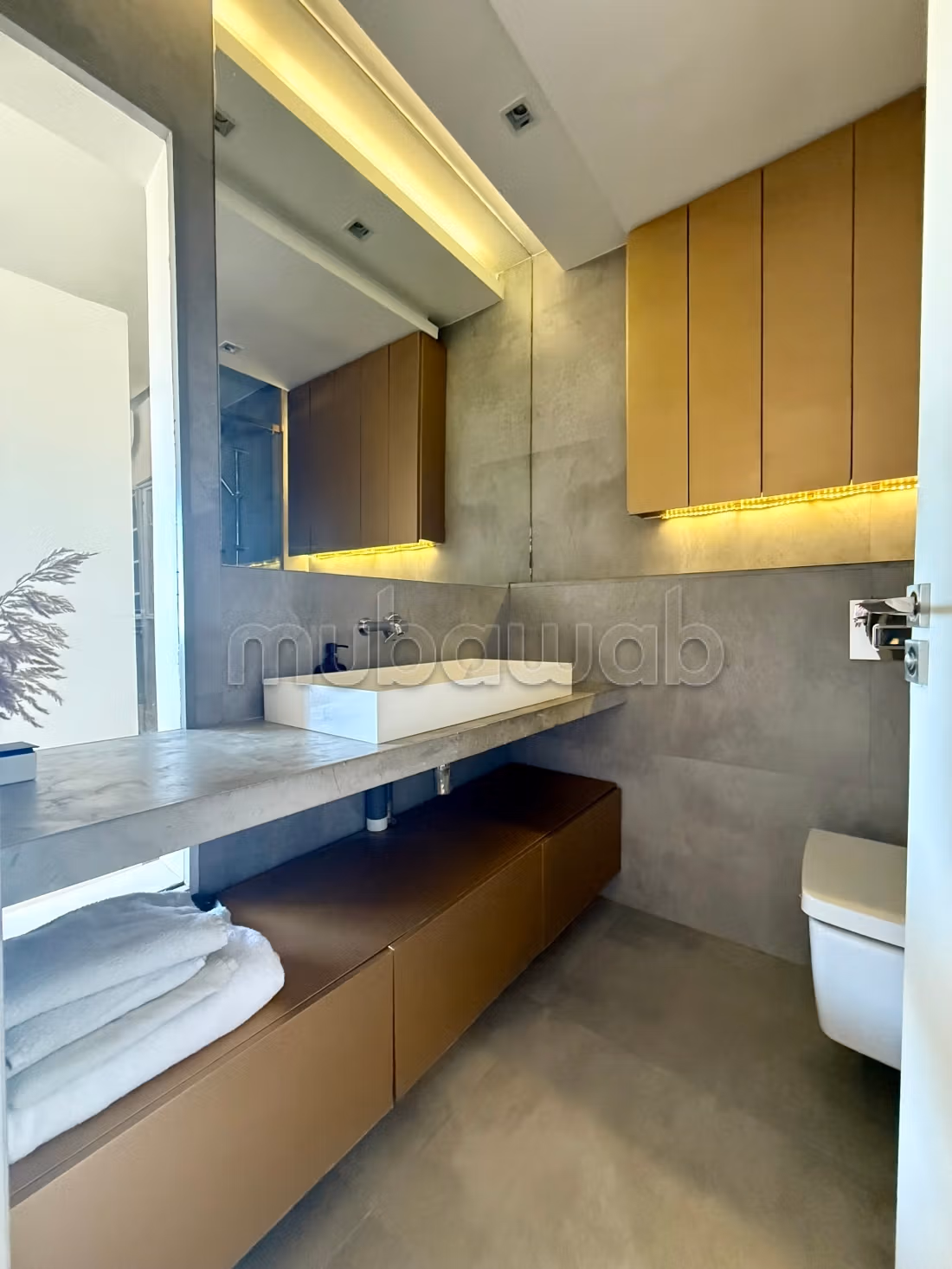 Flat for rent in Racine. Surface area 110 m². Well equipped kitchen