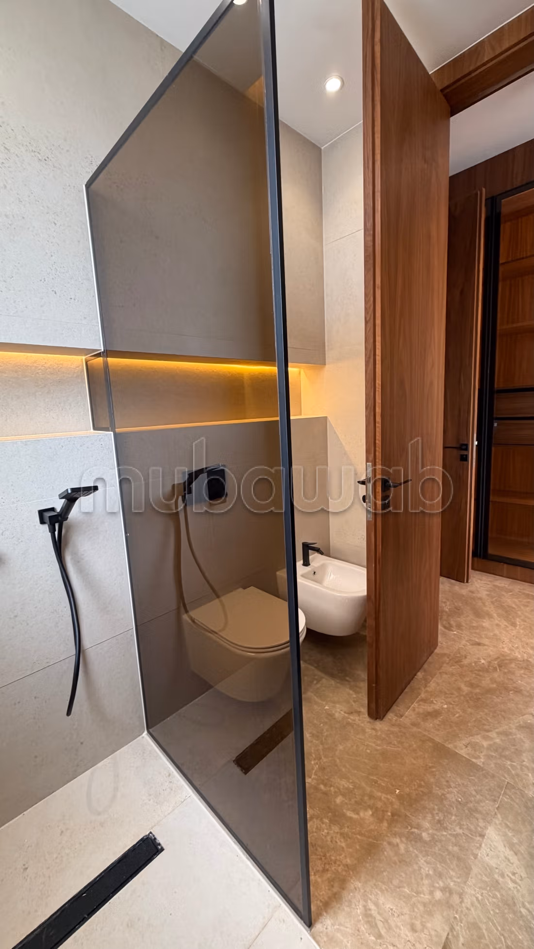 Great apartment for rent in Du Golf. 6 large rooms. Ample storage space