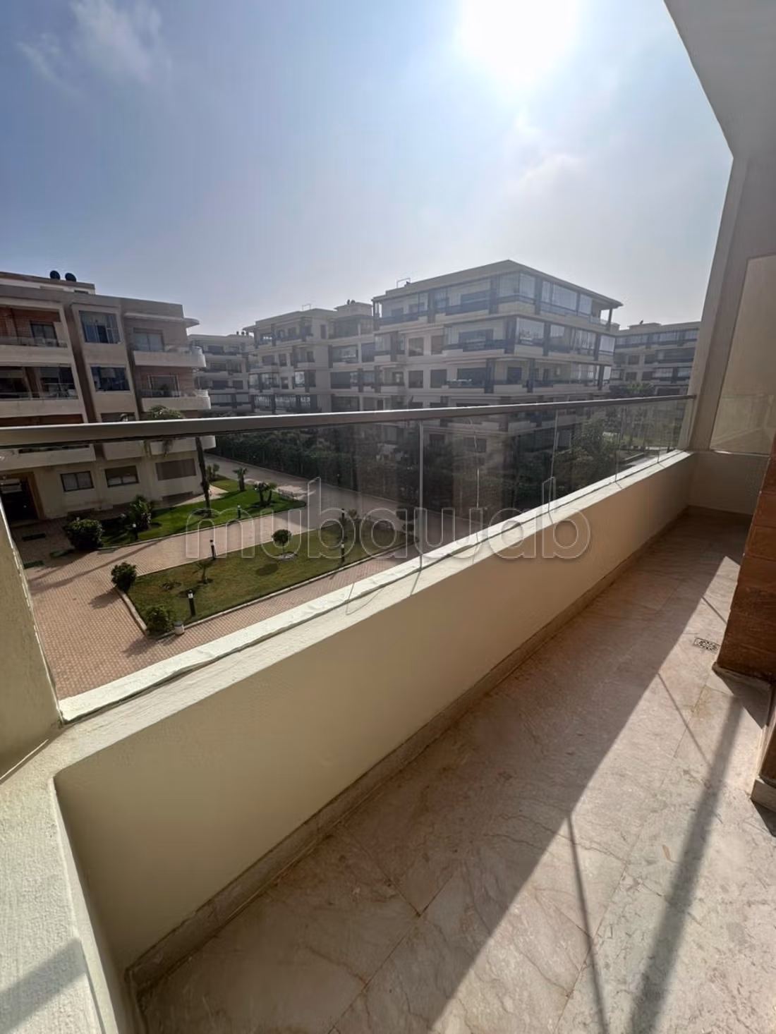 For rent beautiful empty apartment in California