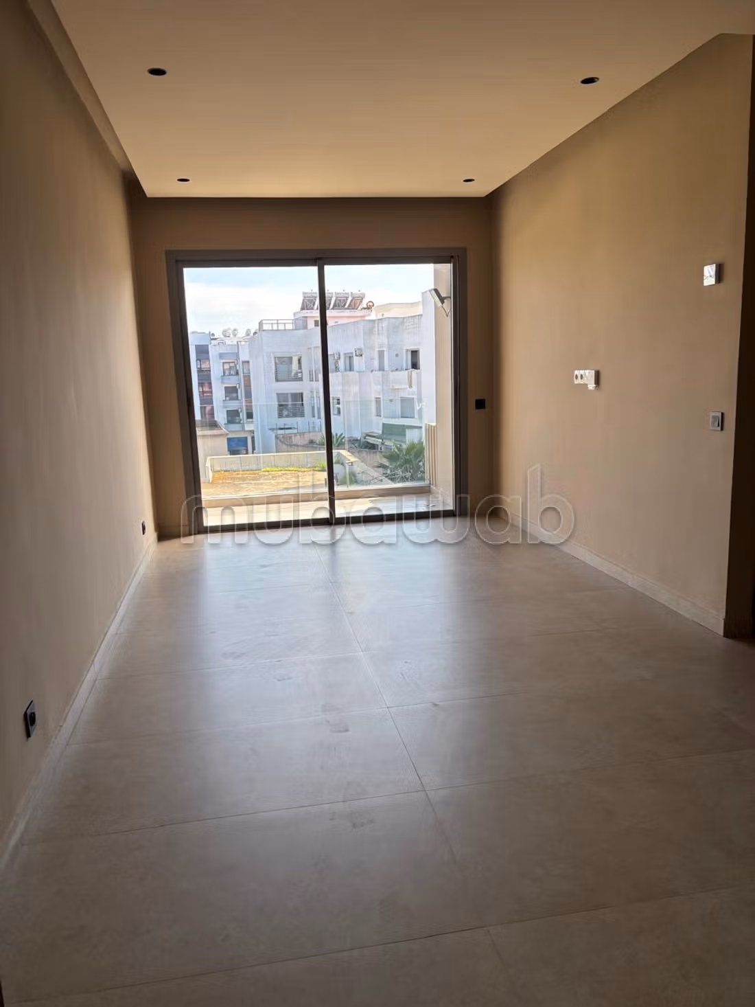 Très beau studio neuf à louer – Riviera