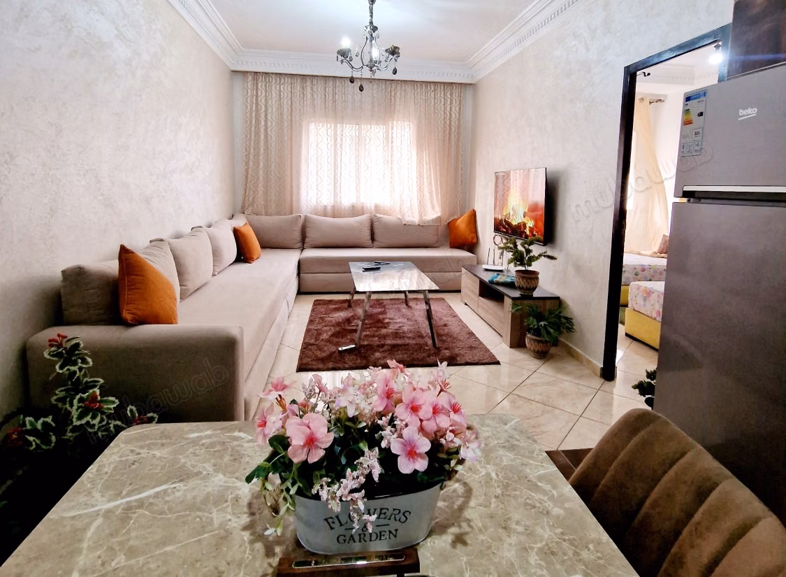 Location saisonnière à Le boulevard Mohammed V. 2 pièces. Concierge et climatisation