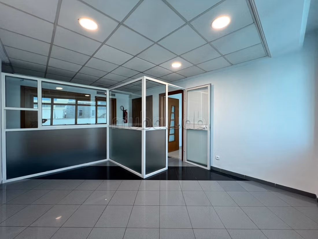 A louer Bureau de 217 m² en H5 au Lac 1