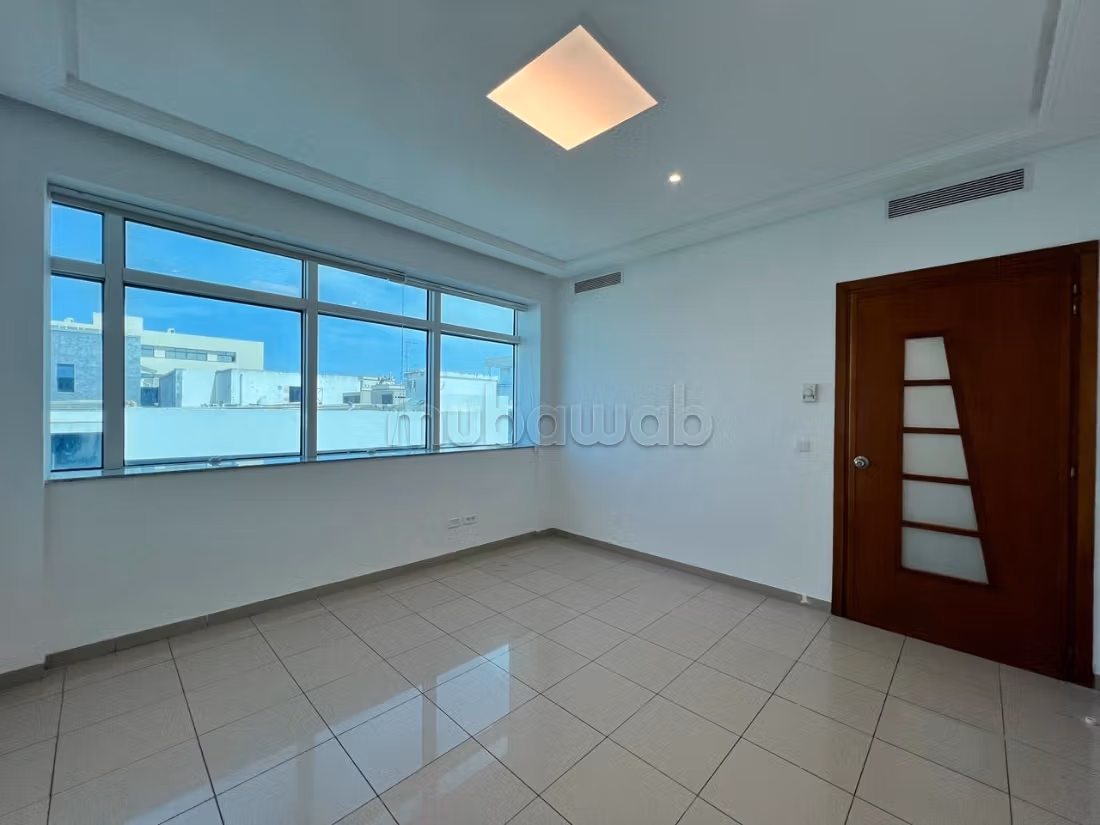 A louer Bureau de 217 m² en H5 au Lac 1