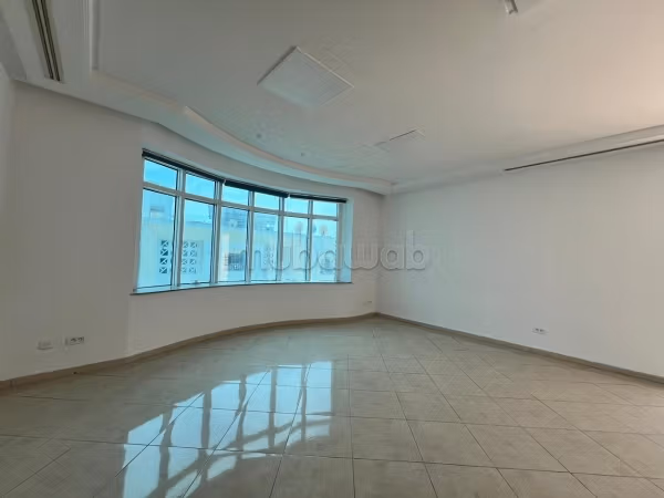 A louer Bureau de 217 m² en H5 au Lac 1