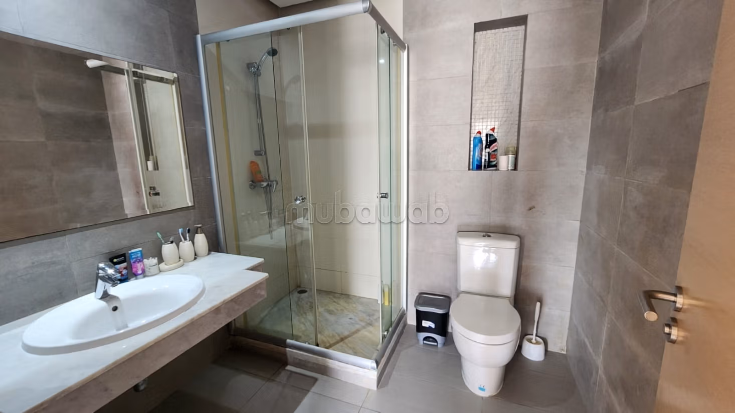Appartamento arredato di prestigio in affitto a Hay Riad