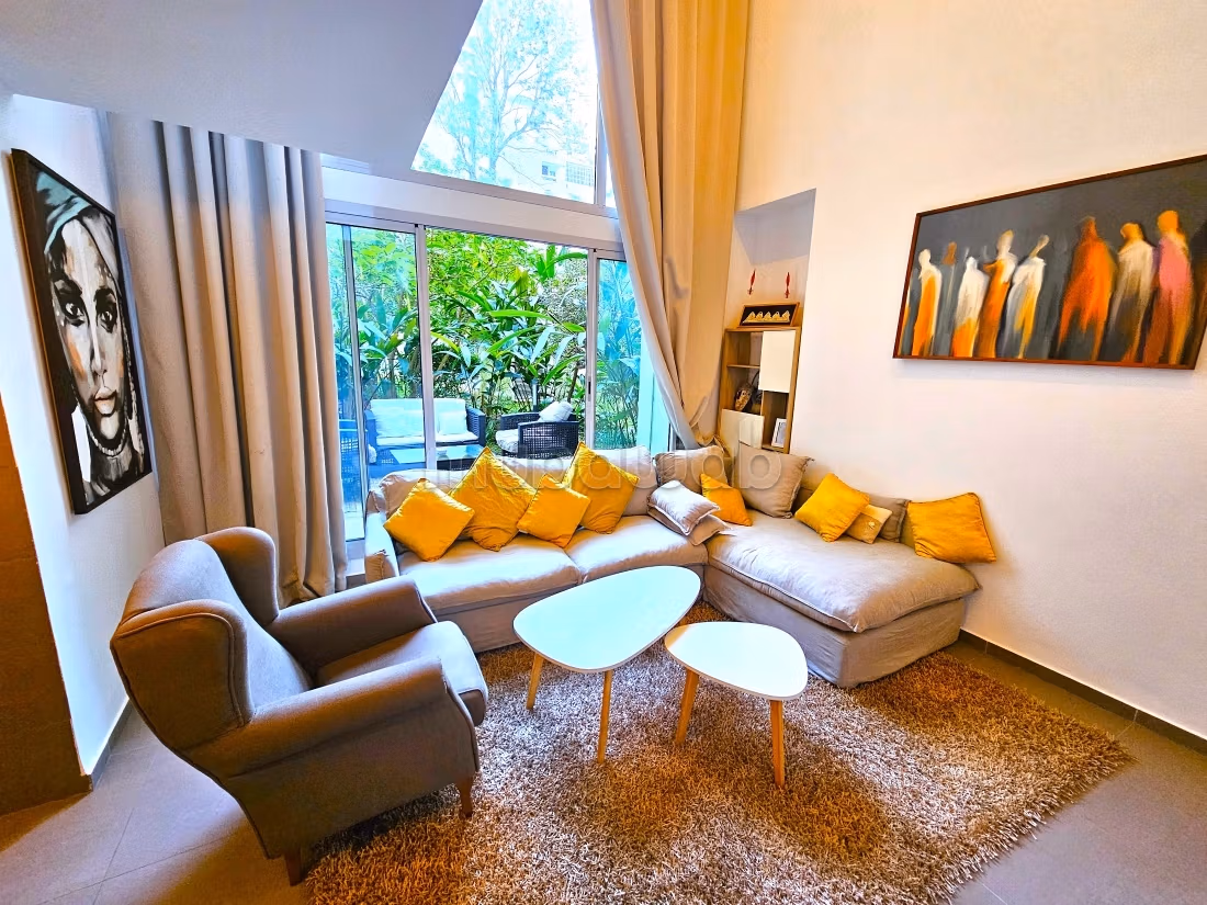 Magnifique Loft Meublé 1 Chambre avec Terrasse — 2