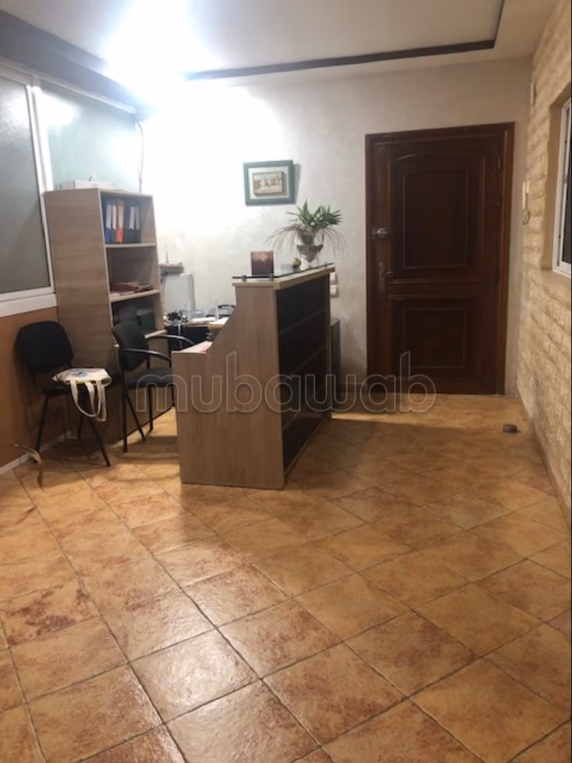 Plateau bureau 140 M2 quartier Mersultan disponib