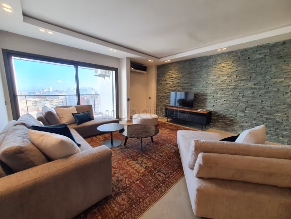 Very chic family apartment with 3 semi-furnished bedrooms without vis-à-vis in the heart of the RACINE district