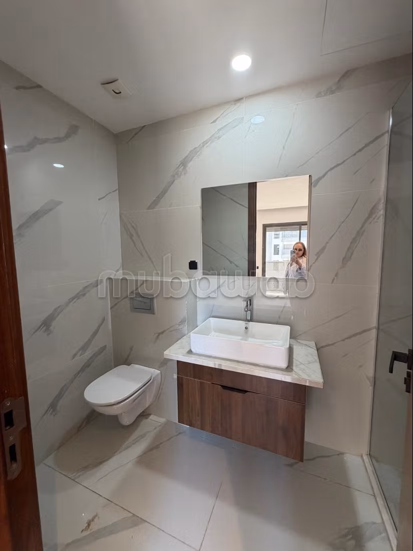 Empty apartment for rent in CFC