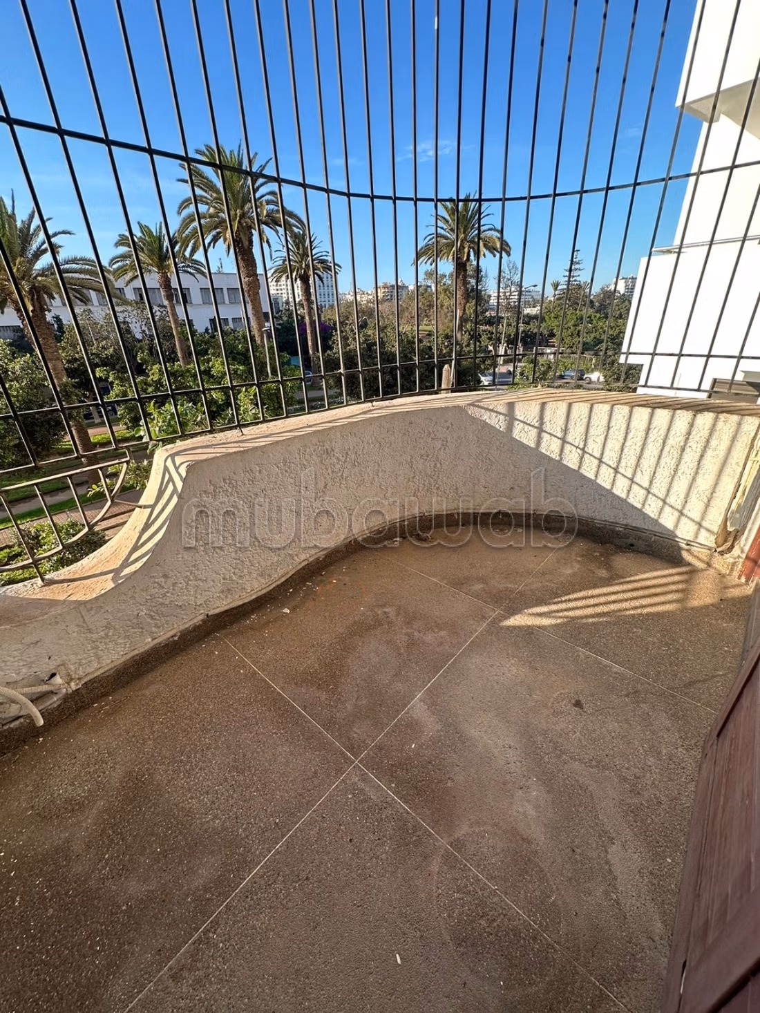 Vente d'un bel appartement à Palmier. 3 pièces confortables