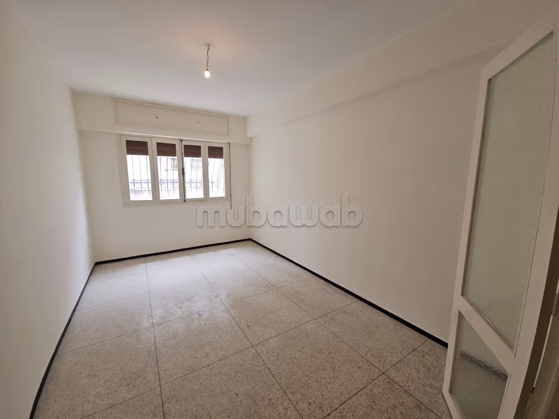Très Bel Appartement Spacieux 3 Chambres à l'Agdal — 4