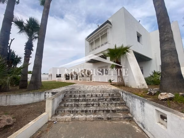 Villa S7 con piscina a La Soukra