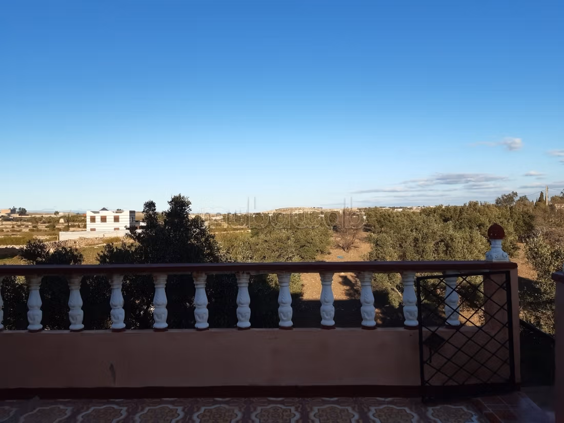 Encuentra tu granja para comprar en Khatazakane. Superficie 1057 m². Residencia segura.