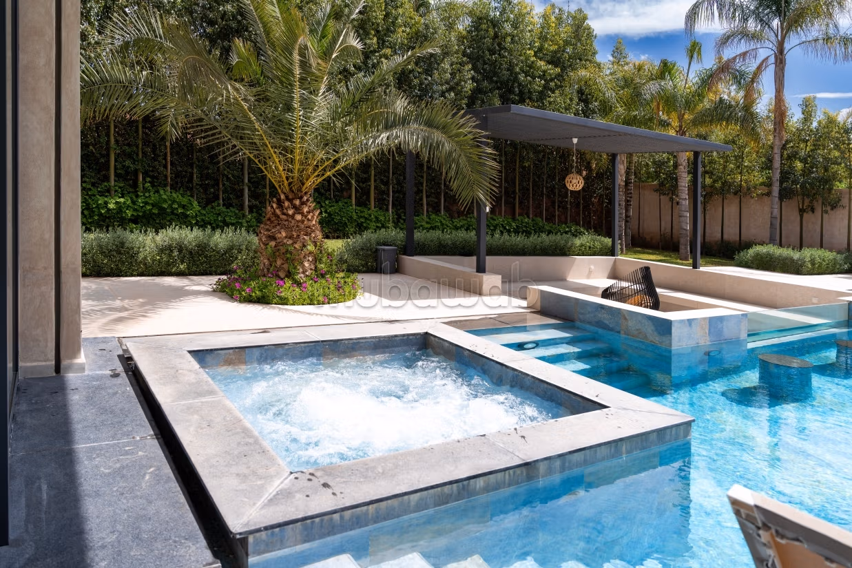 Luxe villa te huur met verwarmd jacuzzi Oppervlakte 400 m². Gemeubileerd