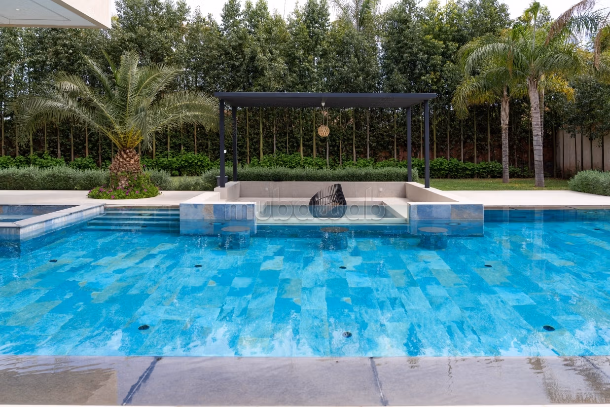 Luxe villa te huur met verwarmd jacuzzi Oppervlakte 400 m². Gemeubileerd