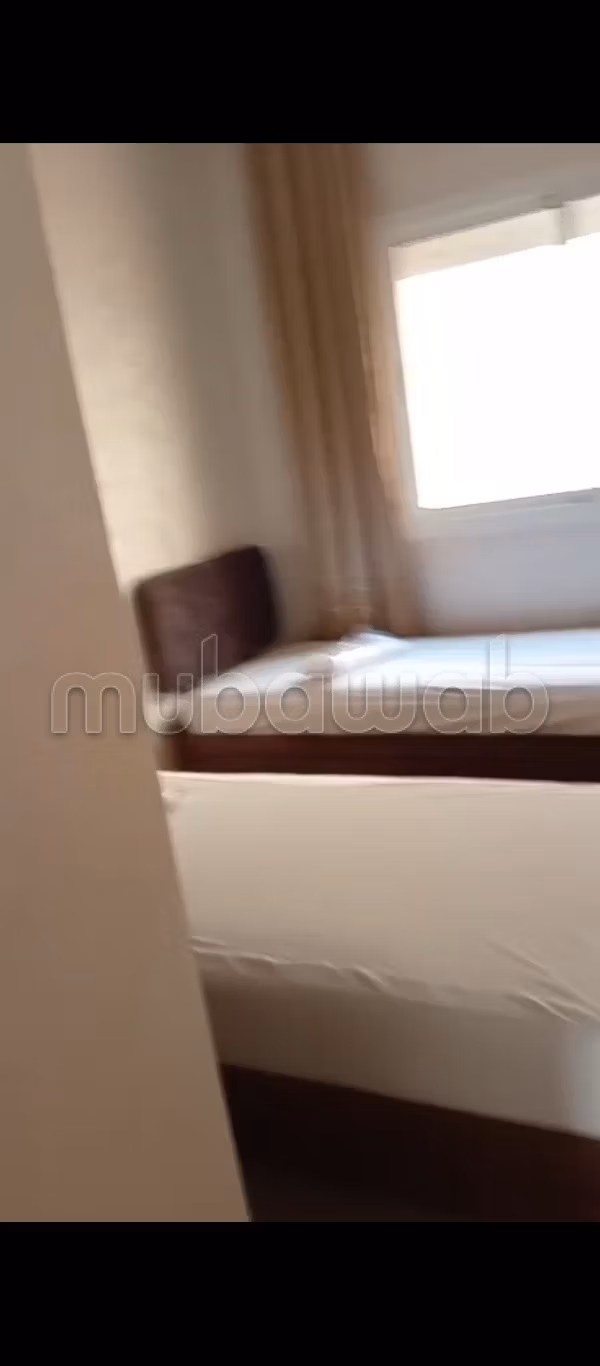 Appartamento da affittare a Boukhalef. Superficie di 132 m². Porta blindata e impianto con antenna parabolica