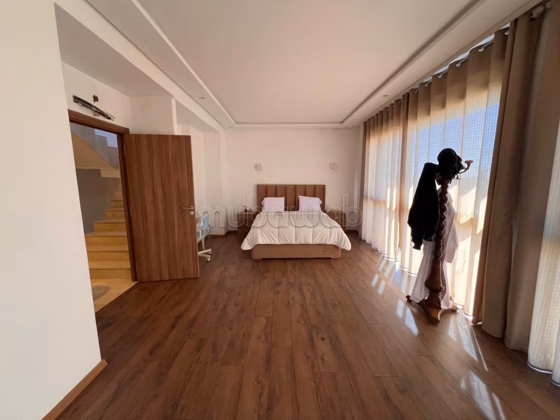 Magnifique villa à vendre à Plage Oued Cherrat.
Superficie 250 m²