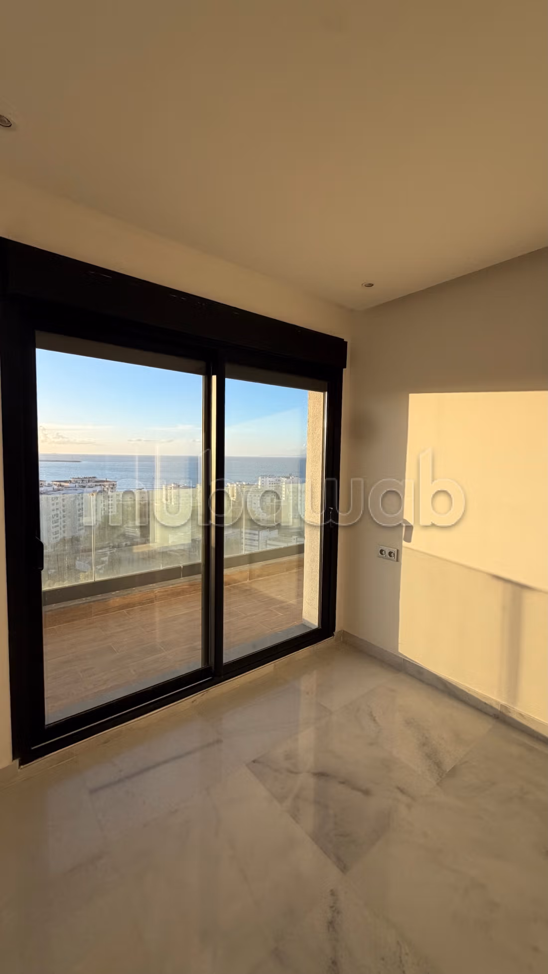 Appartement en vente avec vue splendide sur mer