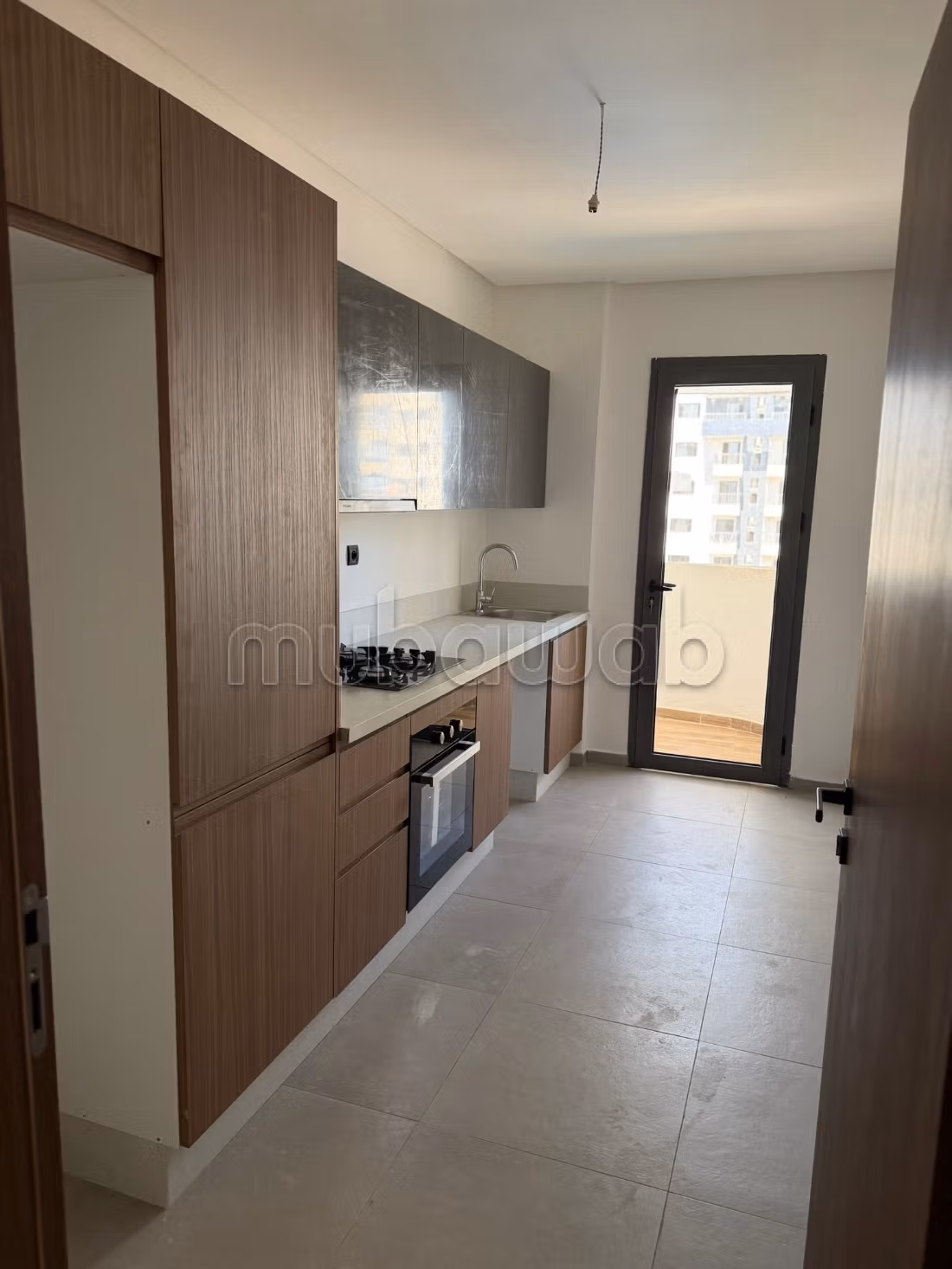 Appartement en location 4 chambres 1 suite, 3 toilet, place... - Viac