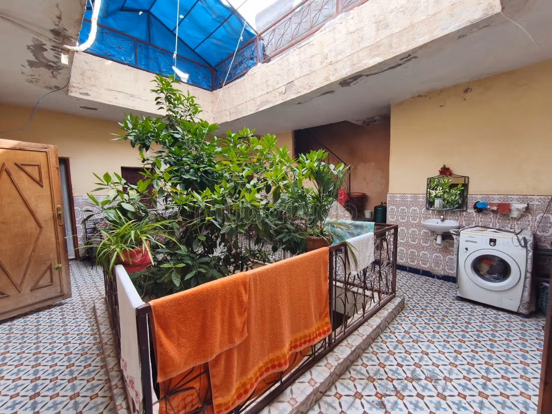 Grand riad de 195 m2 au sol proche riad larouss
