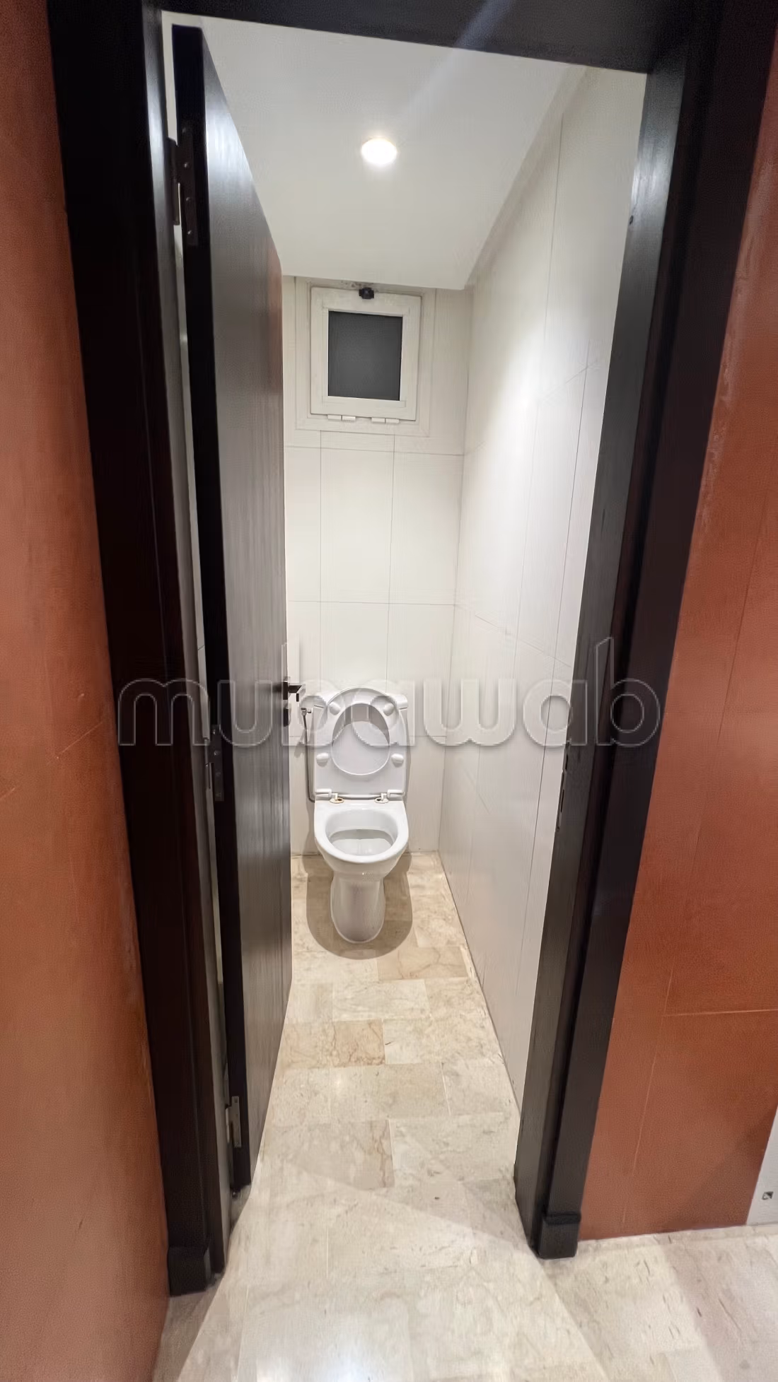 Appartement à louer à Riyad.
3 belles chambres.
Fenêtres avec double vitrage et porte blindée — 3