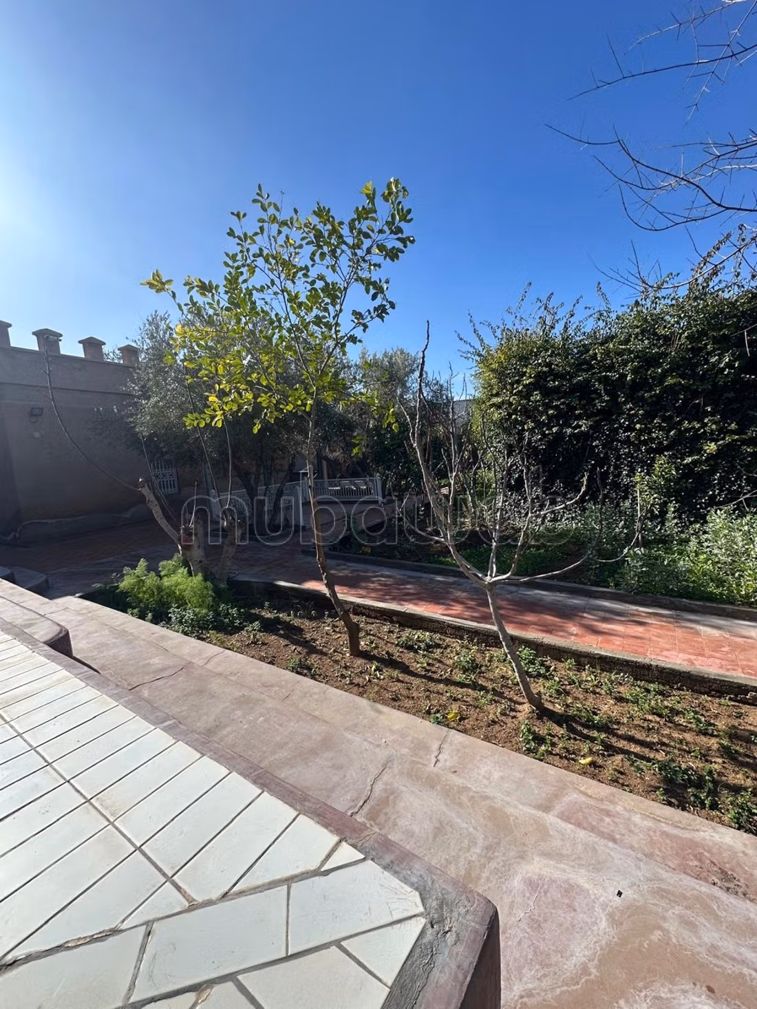Very beautiful villa with a workshop on 3300 m² equipped
