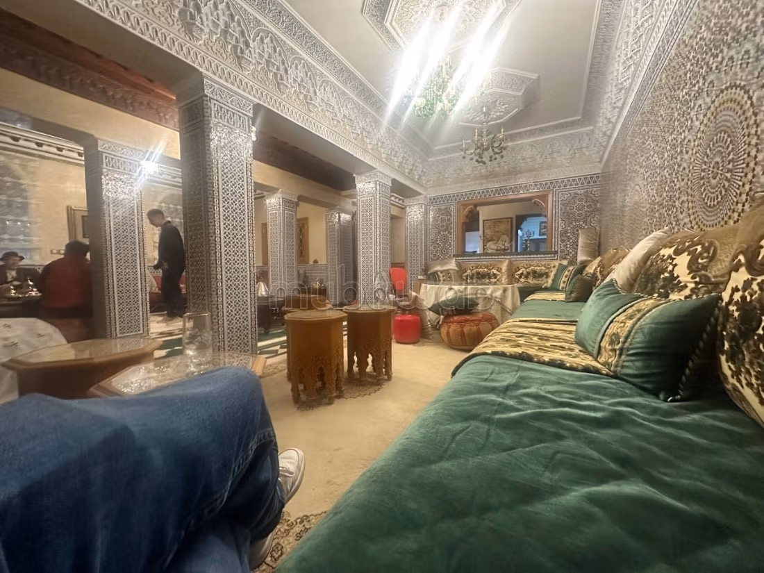 Very beautiful villa with a workshop on 3300 m² equipped
