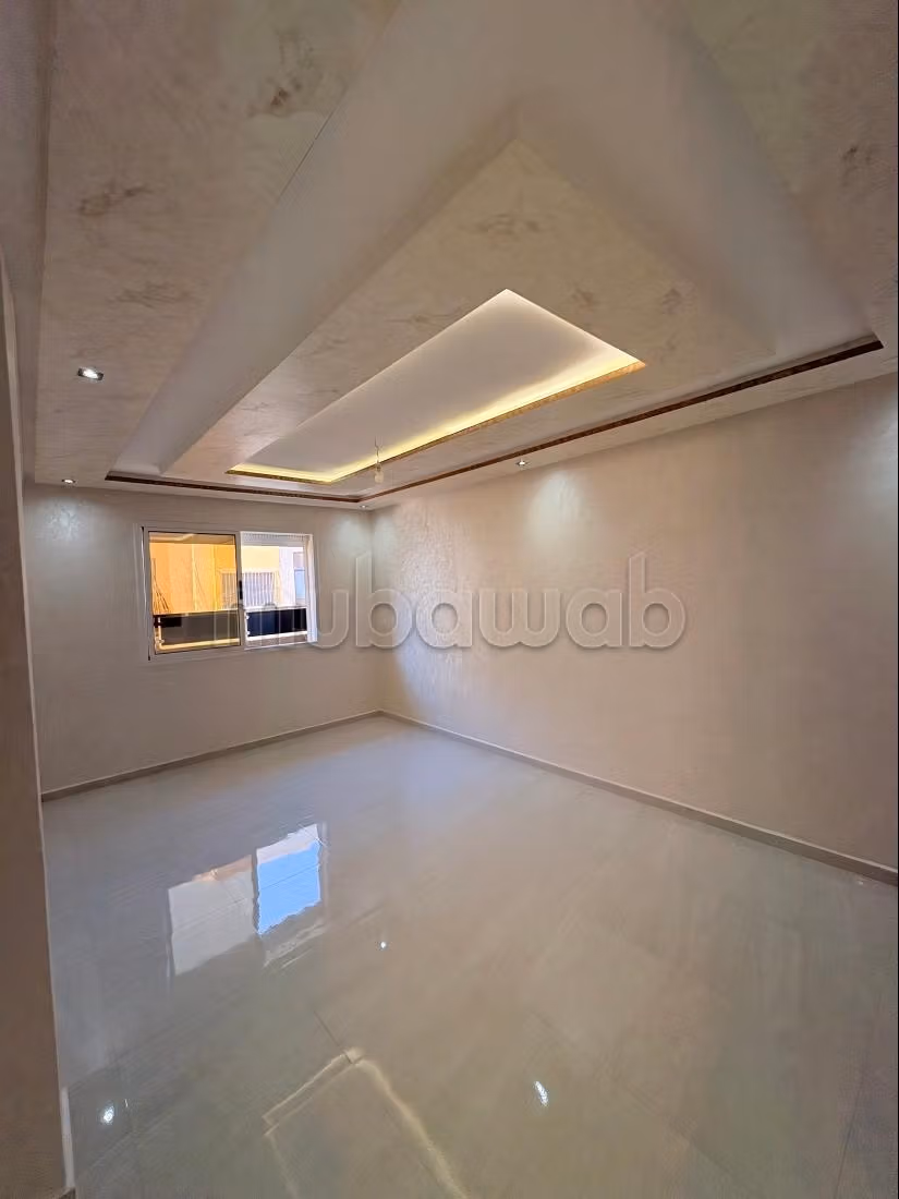 Appartement en vente à Plage Oued Cherrat. 3 grandes pièces. Antenne parabolique, résidence sécurisée — 3