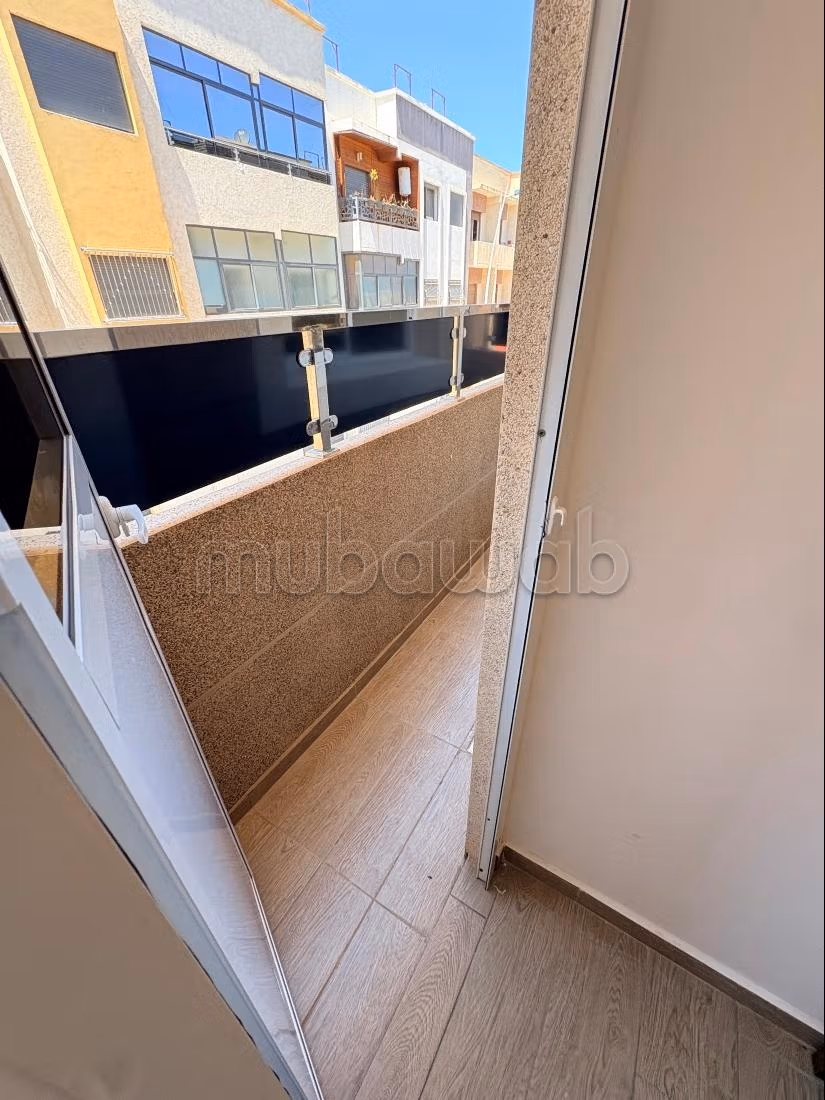 Appartement en vente à Plage Oued Cherrat. 3 grandes pièces. Antenne parabolique, résidence sécurisée — 4