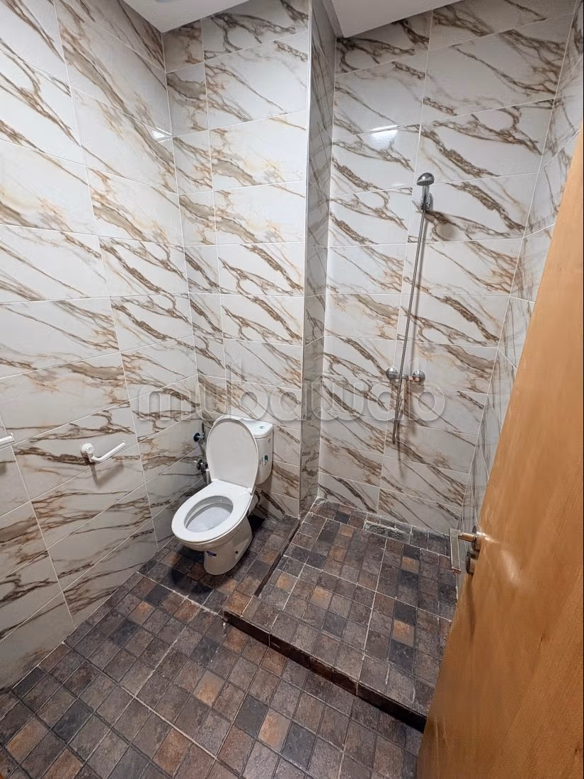 Appartement en vente à Plage Oued Cherrat. 3 grandes pièces. Antenne parabolique, résidence sécurisée — 6