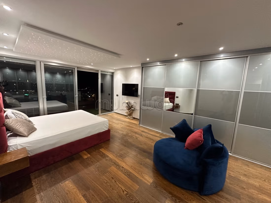 Penthouse in Iberie. Dimension 200 m². Exceptional mountain view, Soundproofing