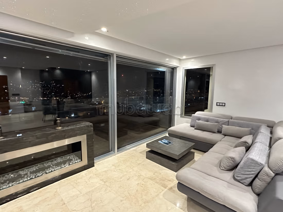 Penthouse in Iberie. Dimension 200 m². Exceptional mountain view, Soundproofing