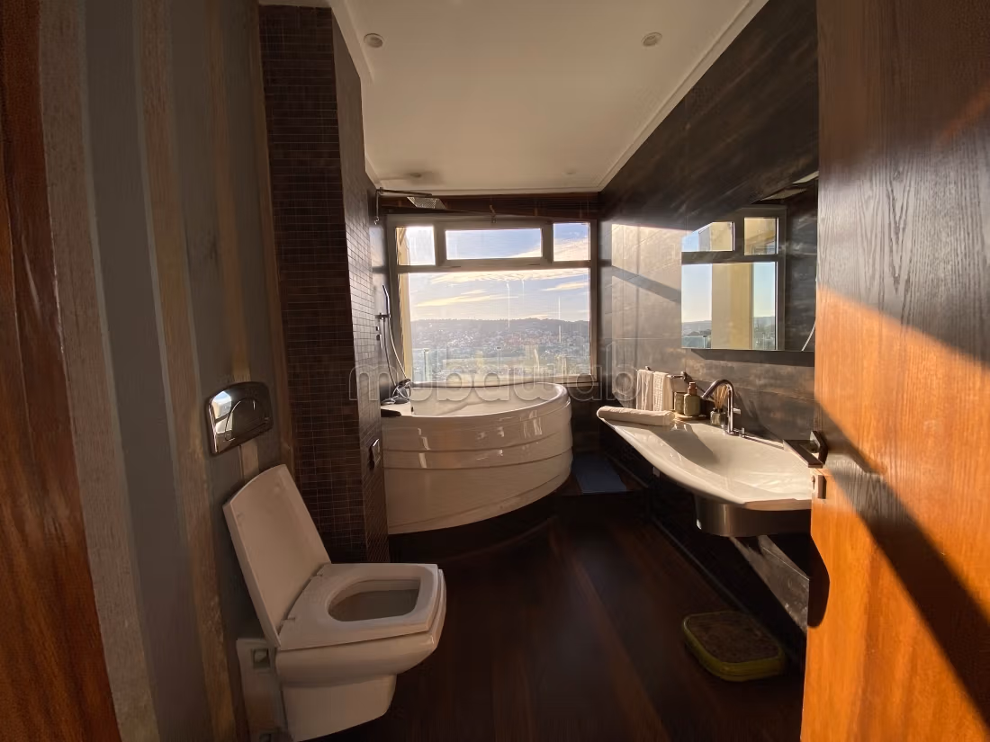 Penthouse in Iberie. Dimension 200 m². Exceptional mountain view, Soundproofing