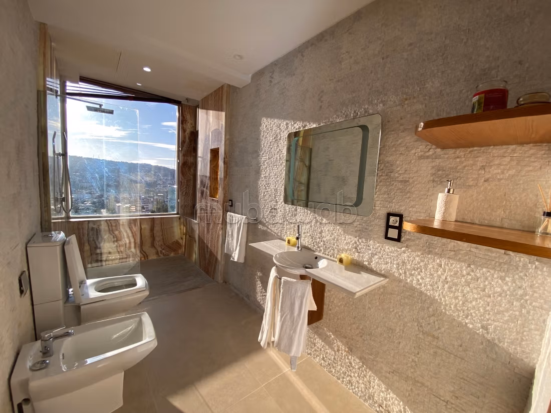 Penthouse in Iberie. Dimension 200 m². Exceptional mountain view, Soundproofing