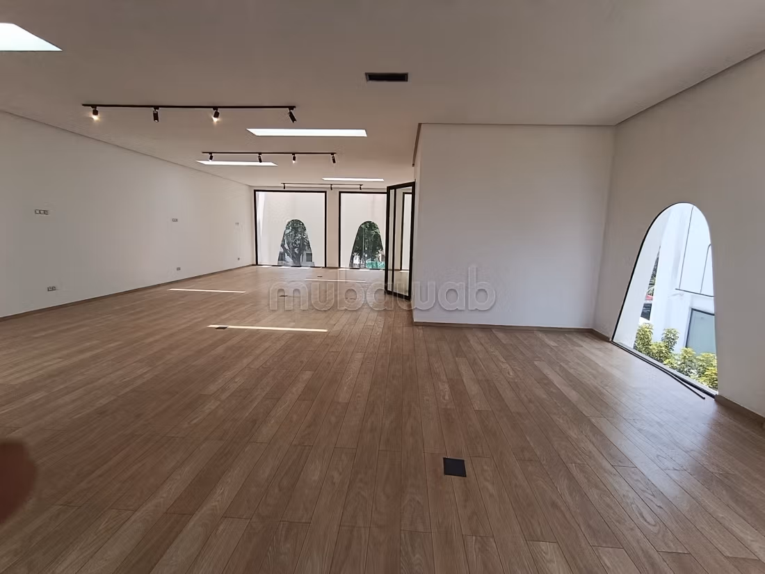 For rent - Magnificent floor for office / commercial activity at CIL
