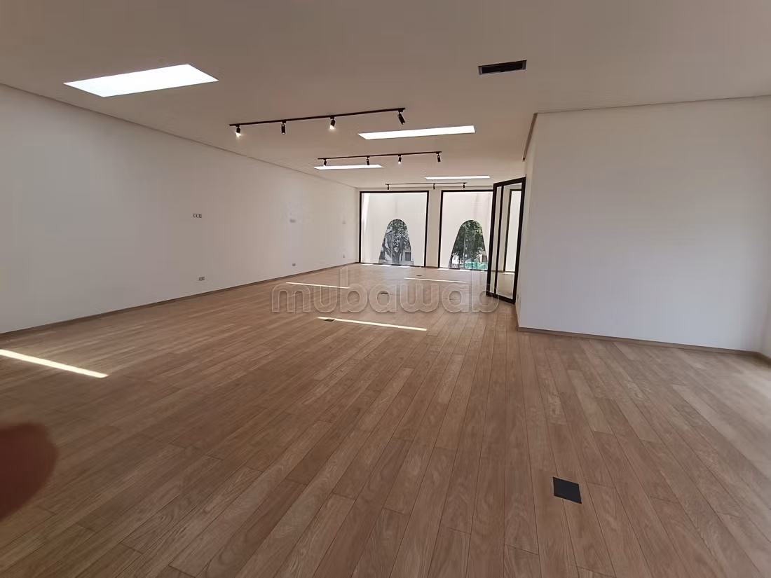 For rent - Magnificent floor for office / commercial activity at CIL