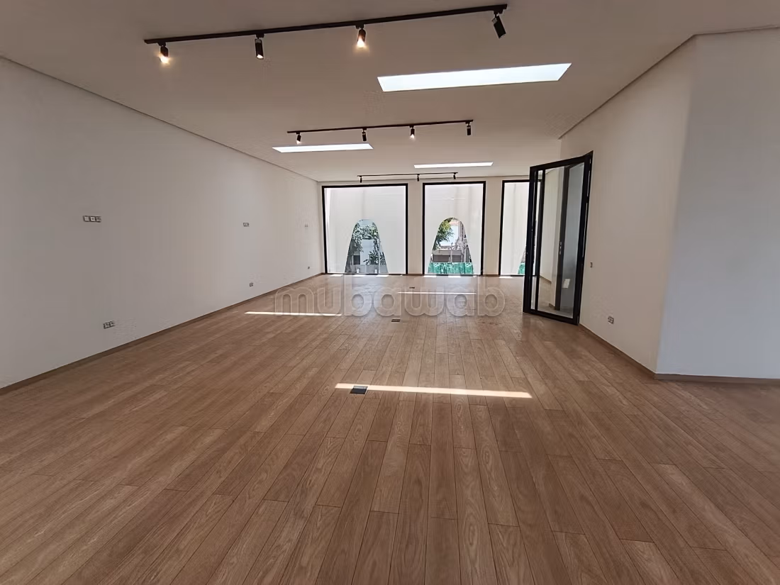 For rent - Magnificent floor for office / commercial activity at CIL