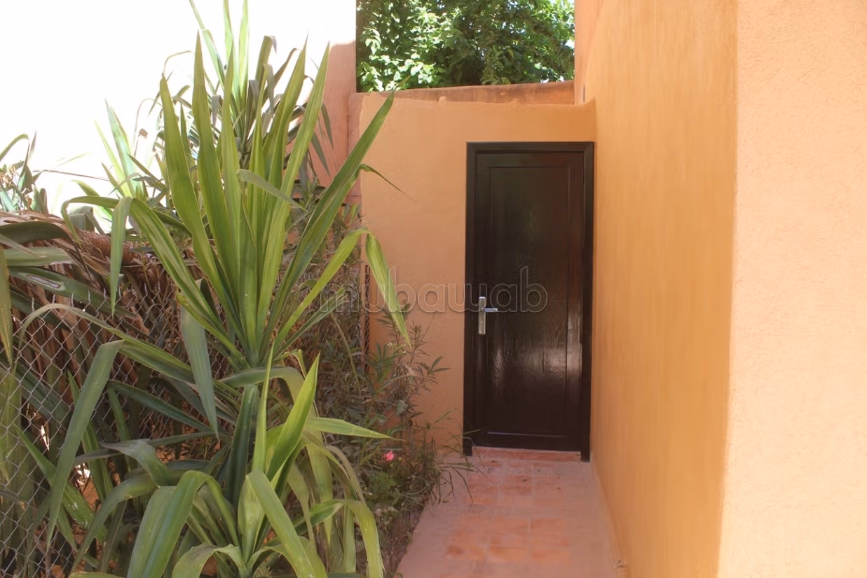 Ottimo studio con giardino privato