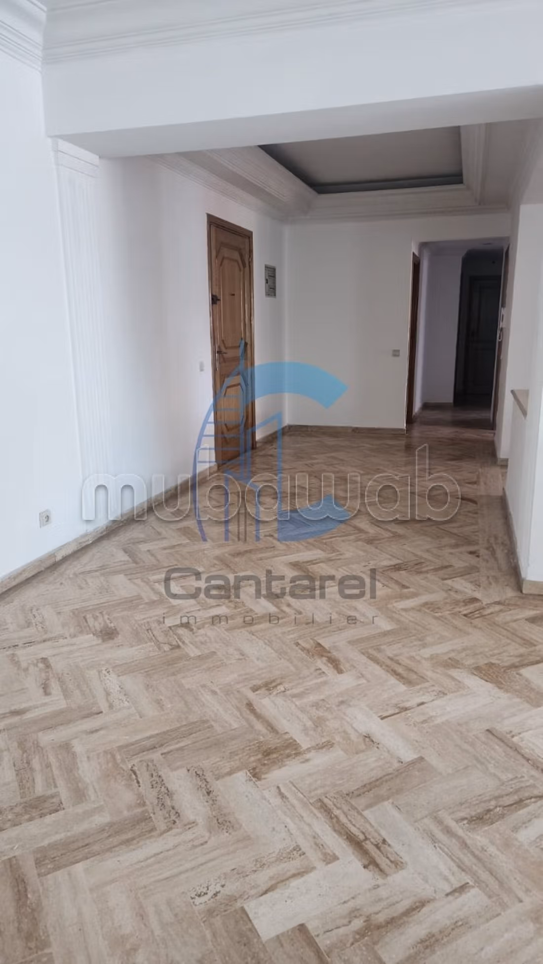 Goed ingerichte appartementen te koop in Ghandi