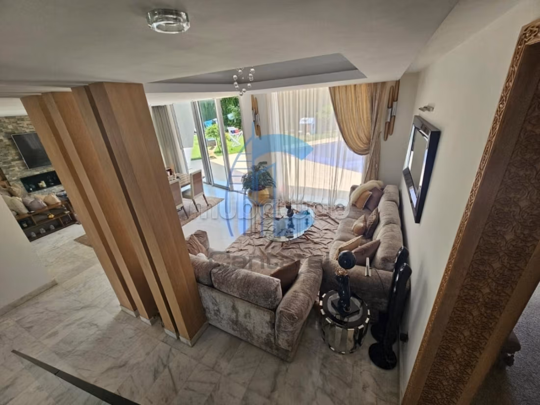Luxurious prestige villa for rent