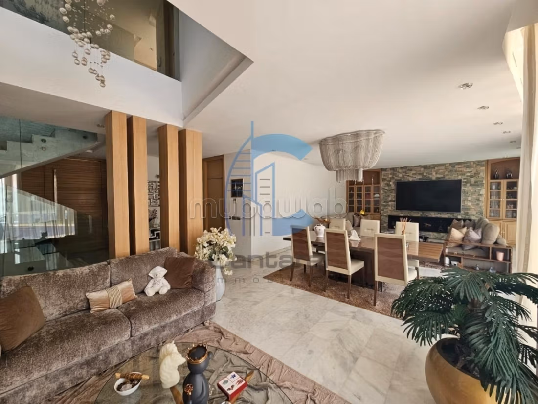 Luxurious prestige villa for rent