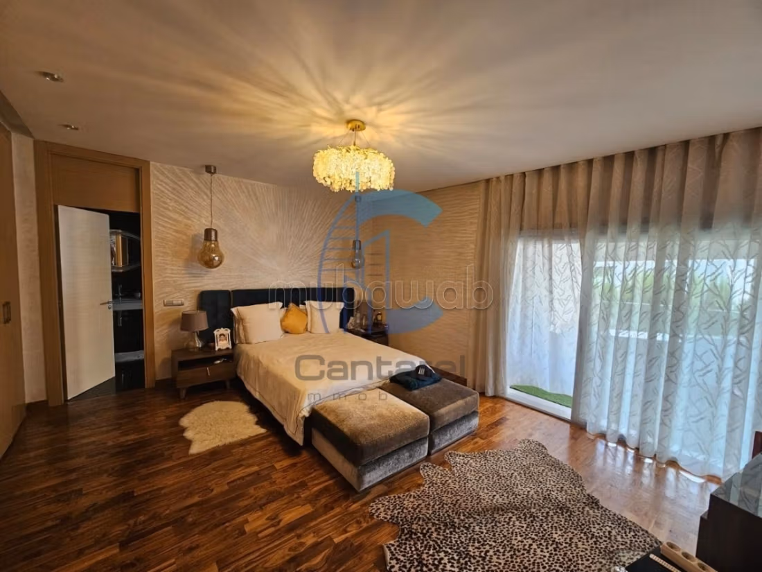 Luxurious prestige villa for rent