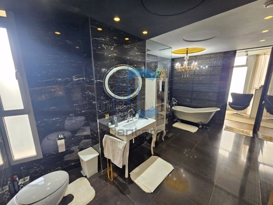 Luxurious prestige villa for rent