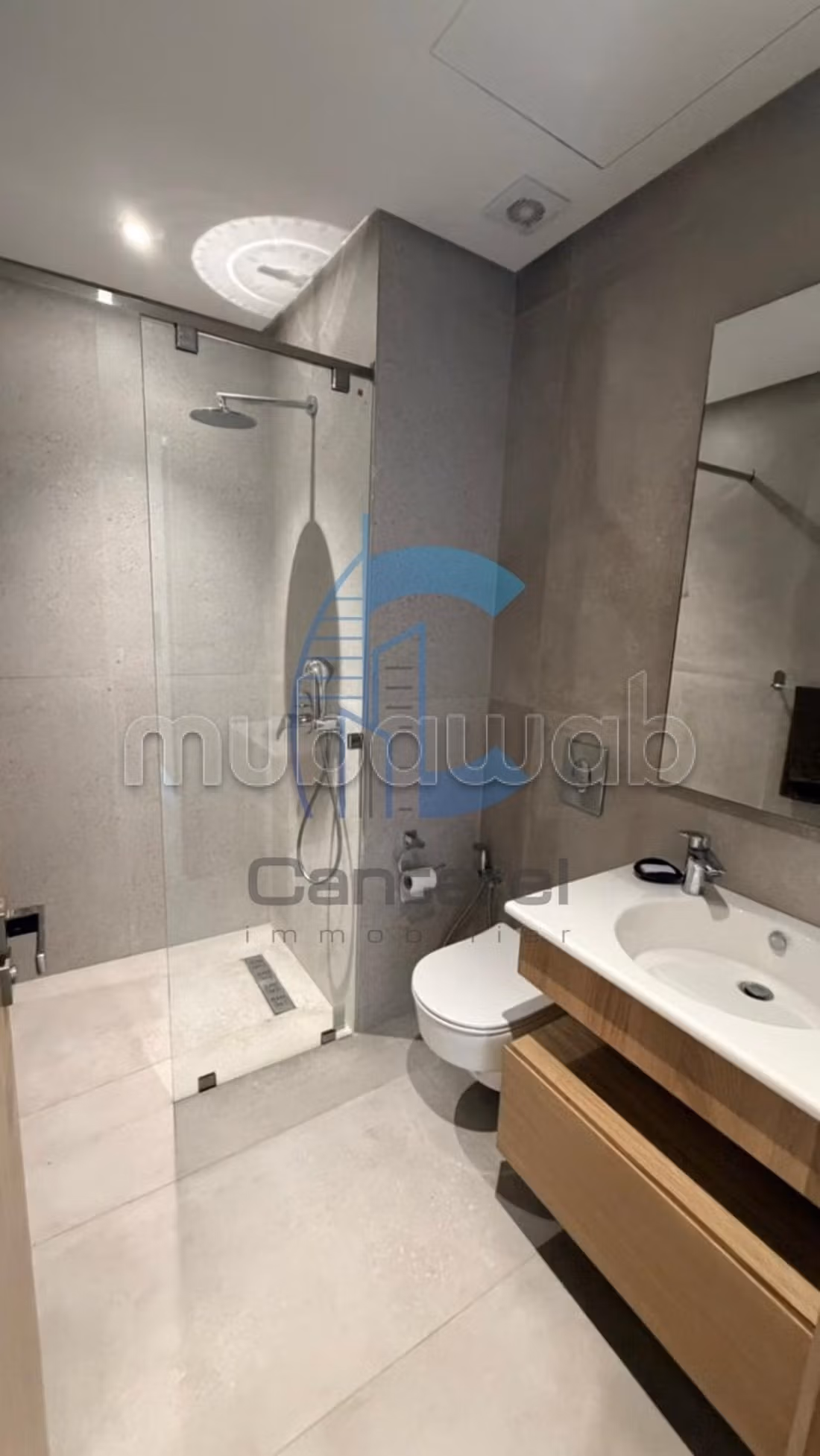 Bellissimo studio semi-arredato in affitto a Palmier