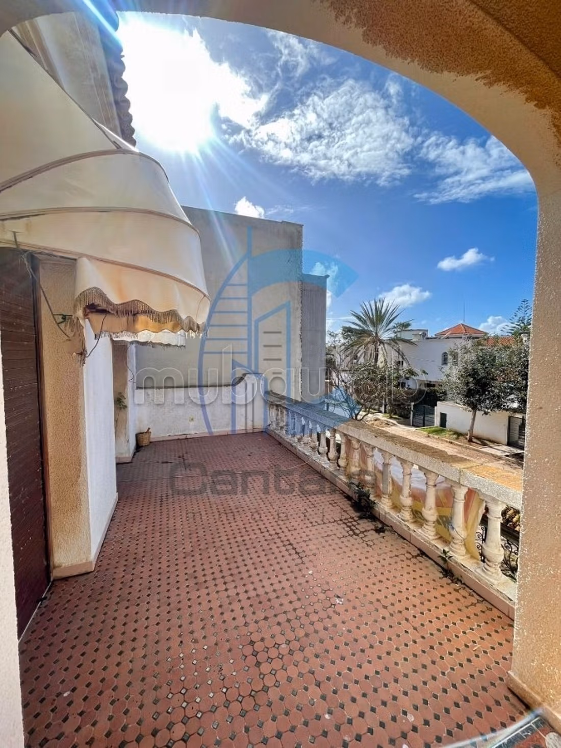 Venta villa ain diab