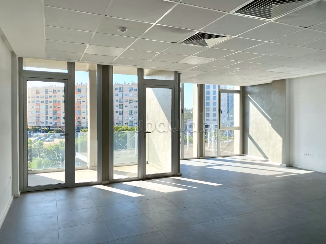 New office plateau 60m oasis
